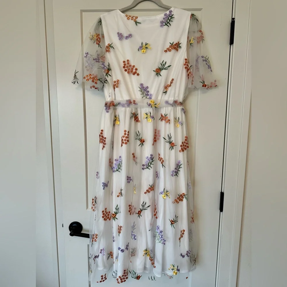 Baltic Born White Floral Midi Dress - Picture 4 of 10